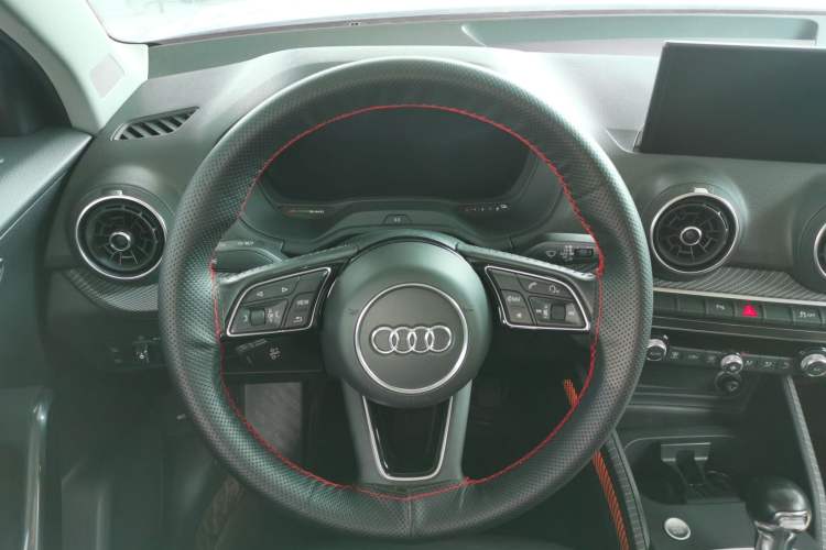 Used Audi Q2L e-tron 2019 Q2L e-tron Pure Electric Smart Style Steering Wheel