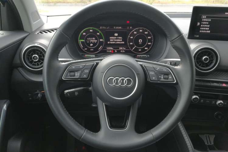 Used Audi Q2L e-tron 2019 Q2L e-tron Pure Electric Smart Enjoyment Model Steering Wheel