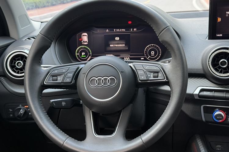 Used Audi Q2L e-tron 2019 Q2L e-tron Pure Electric Smart Enjoyment Model Steering Wheel