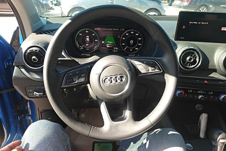 Used Audi Q2L e-tron 2019 Q2L e-tron Pure Electric Smart Enjoyment Model Steering Wheel