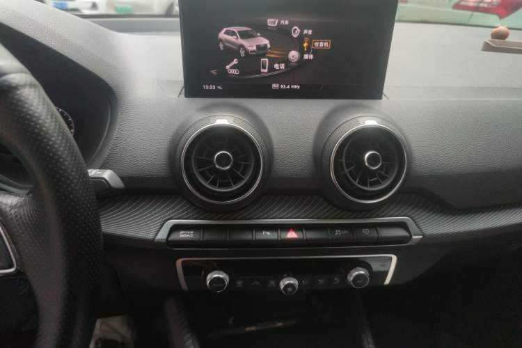 Used Audi Q2L e-tron 2019 Q2L e-tron Pure Electric Smart Enjoyment Model Audio And AC Panel