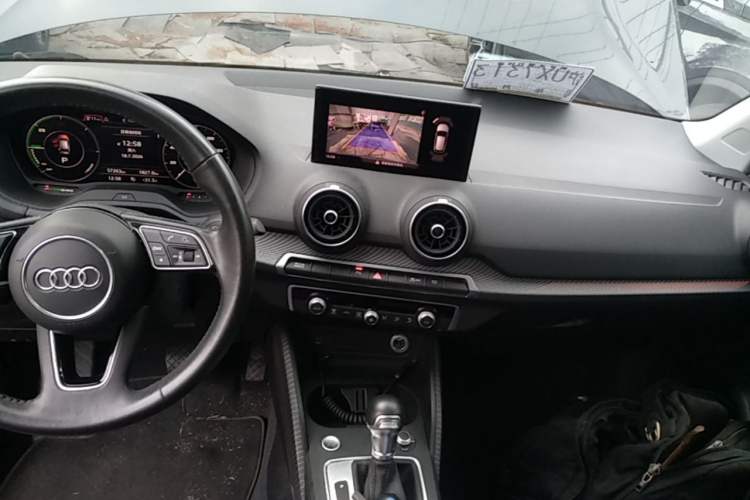 Used Audi Q2L e-tron 2019 Q2L e-tron Pure Electric Smart Enjoyment Model Audio And AC Panel