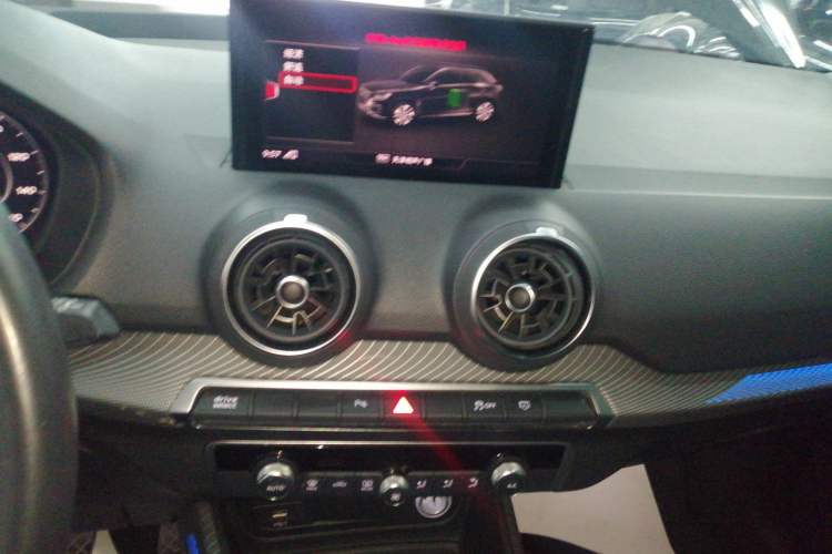 Used Audi Q2L e-tron 2019 Q2L e-tron Pure Electric Smart Enjoyment Model Audio And AC Panel