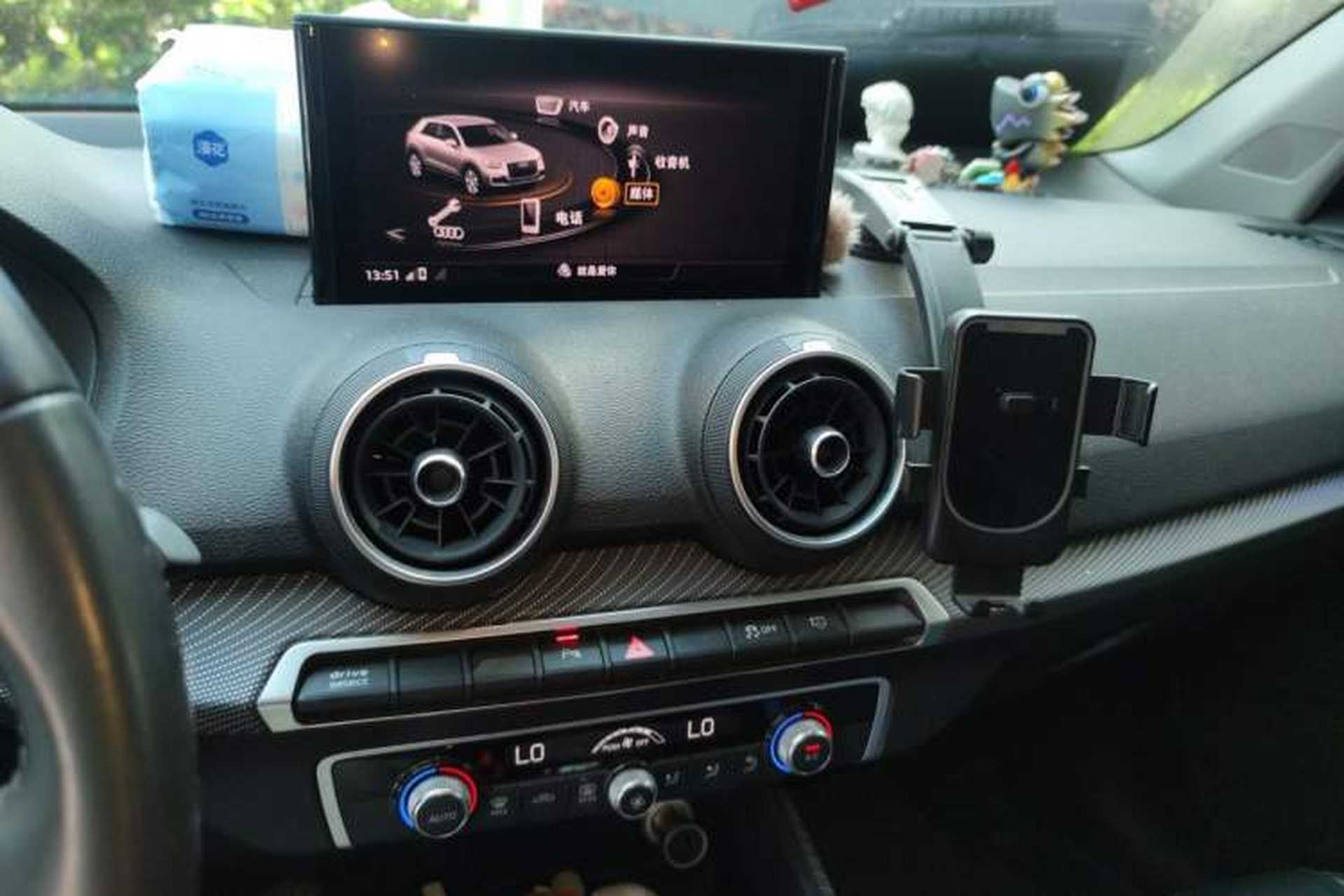 Used Audi Q2L e-tron 2019 Q2L e-tron Pure Electric Smart Enjoyment Model Audio And AC Panel