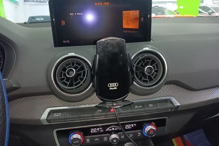 Used Audi Q2L e-tron 2019 Q2L e-tron Pure Electric Smart Enjoyment Model Audio And AC Panel