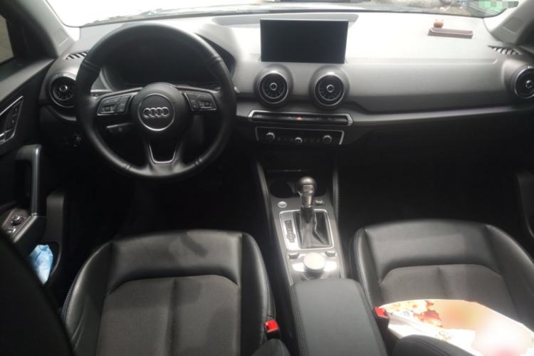Used Audi Q2L e-tron 2019 Q2L e-tron Pure Electric Smart Enjoyment Model Center Console