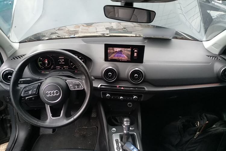 Used Audi Q2L e-tron 2019 Q2L e-tron Pure Electric Smart Enjoyment Model Center Console