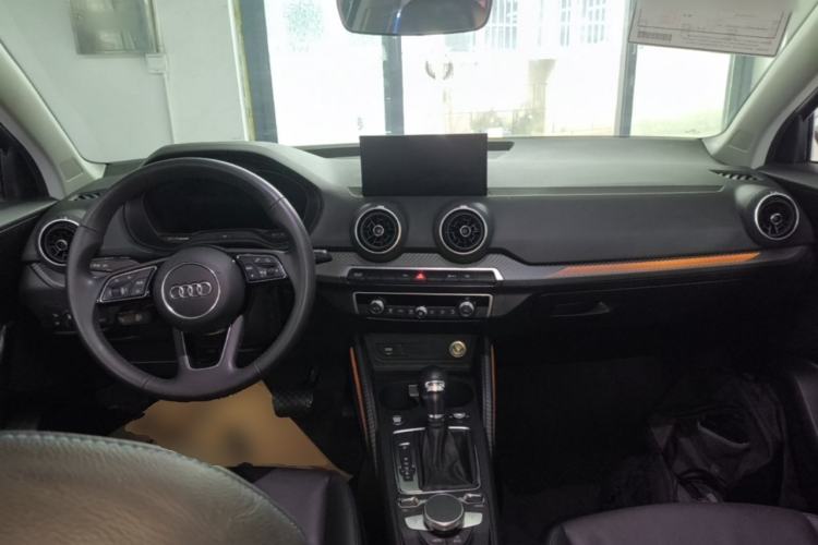Used Audi Q2L e-tron 2019 Q2L e-tron Pure Electric Smart Enjoyment Model Center Console
