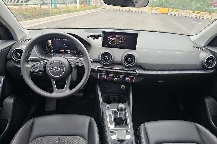 Used Audi Q2L e-tron 2019 Q2L e-tron Pure Electric Smart Style Center Console