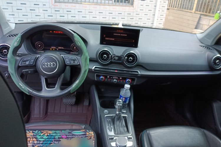 Used Audi Q2L e-tron 2019 Q2L e-tron Pure Electric Smart Enjoyment Model Center Console