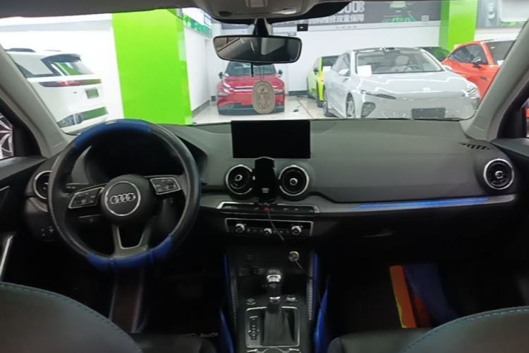 Used Audi Q2L e-tron 2019 Q2L e-tron Pure Electric Smart Enjoyment Model Center Console