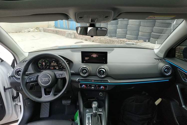 Used Audi Q2L e-tron 2019 Q2L e-tron Pure Electric Smart Enjoyment Model Center Console