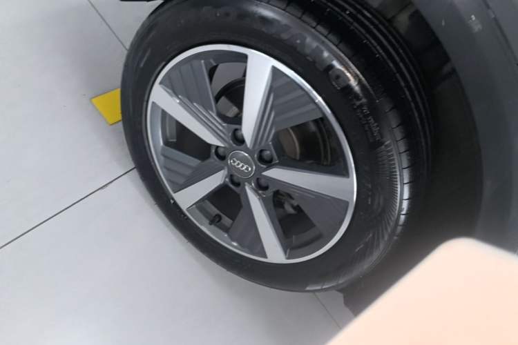 Used Audi Q2L e-tron 2019 Q2L e-tron Pure Electric Smart Enjoyment Model Exterior 5
