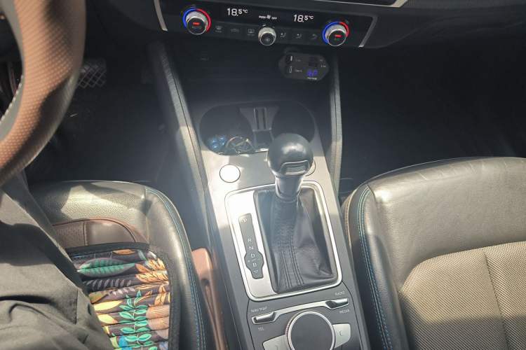 Used Audi Q2L e-tron 2019 Q2L e-tron Pure Electric Smart Enjoyment Model Gear Lever