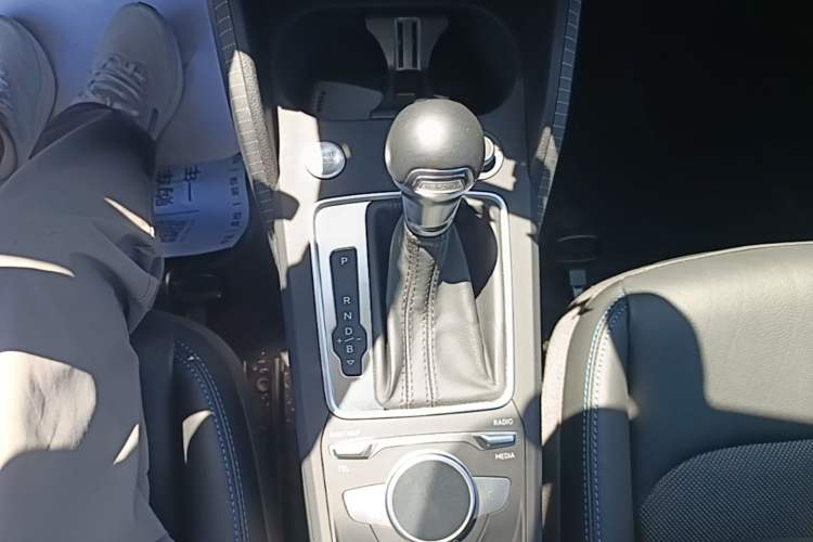 Used Audi Q2L e-tron 2019 Q2L e-tron Pure Electric Smart Style Gear Lever