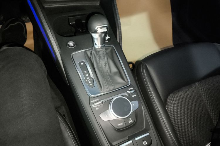Used Audi Q2L e-tron 2019 Q2L e-tron Pure Electric Smart Enjoyment Model Gear Lever