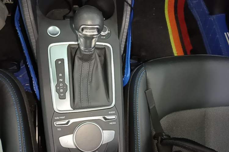 Used Audi Q2L e-tron 2019 Q2L e-tron Pure Electric Smart Enjoyment Model Gear Lever