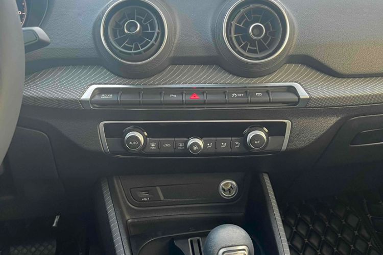 Used Audi Q2L e-tron 2019 Q2L e-tron Pure Electric Smart Style Interior 11