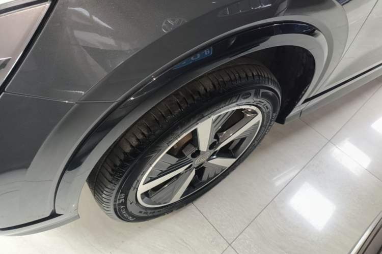 Used Audi Q2L e-tron 2019 Q2L e-tron Pure Electric Smart Enjoyment Model Left Front Wheel Hub