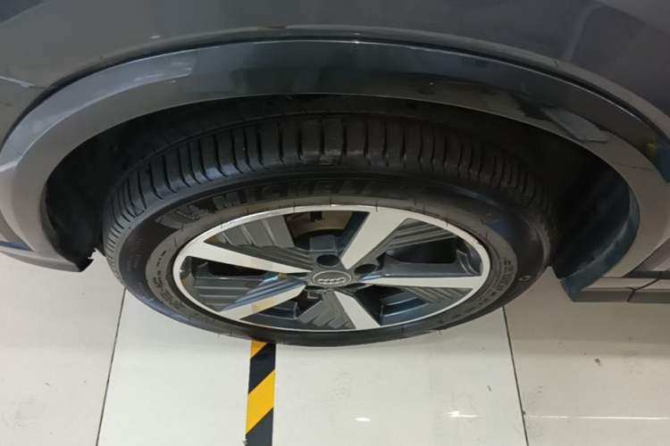 Used Audi Q2L e-tron 2019 Q2L e-tron Pure Electric Smart Enjoyment Model Left Front Wheel Hub