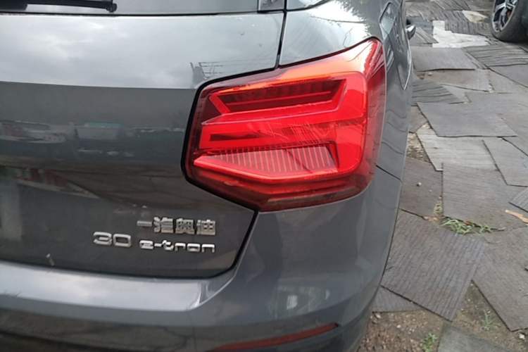 Used Audi Q2L e-tron 2019 Q2L e-tron Pure Electric Smart Enjoyment Model Right Rear Taillight
