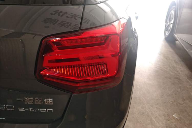 Used Audi Q2L e-tron 2019 Q2L e-tron Pure Electric Smart Enjoyment Model Right Rear Taillight