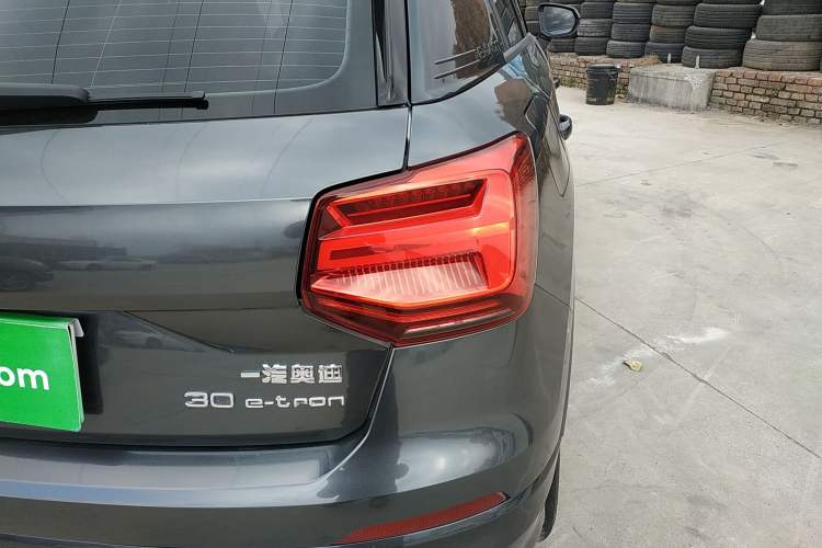 Used Audi Q2L e-tron 2019 Q2L e-tron Pure Electric Smart Enjoyment Model Right Rear Taillight