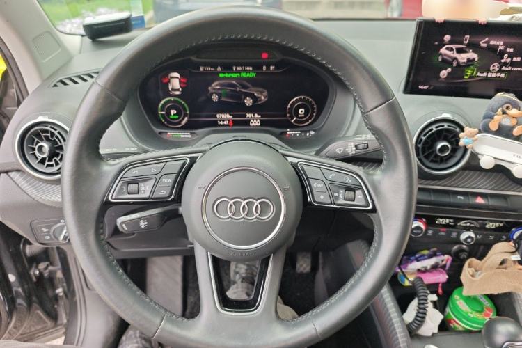 Used Audi Q2L e-tron 2019 Q2L e-tron Pure Electric Smart Enjoyment Model Steering Wheel