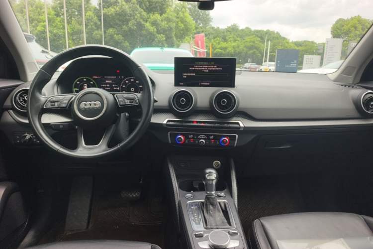 Used Audi Q2L e-tron 2019 Q2L e-tron Pure Electric Smart Enjoyment Model Center Console