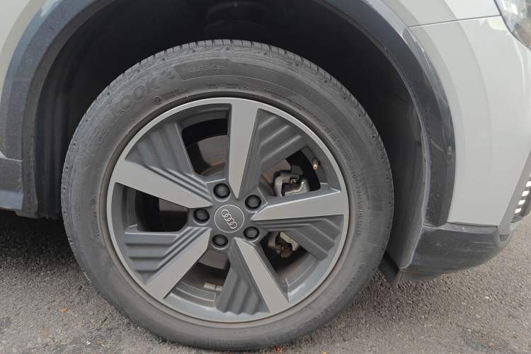 Used Audi Q2L e-tron 2019 Q2L e-tron Pure Electric Smart Enjoyment Model Right Front Wheel Hub