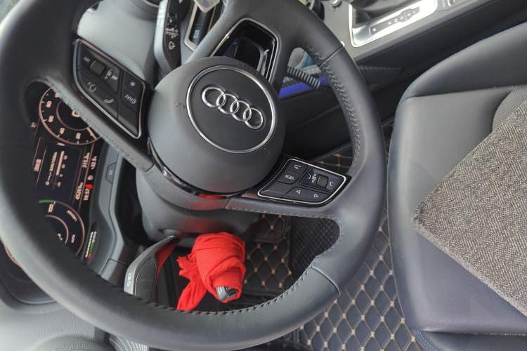 Used Audi Q2L e-tron 2019 Q2L e-tron Pure Electric Smart Enjoyment Model Steering Wheel