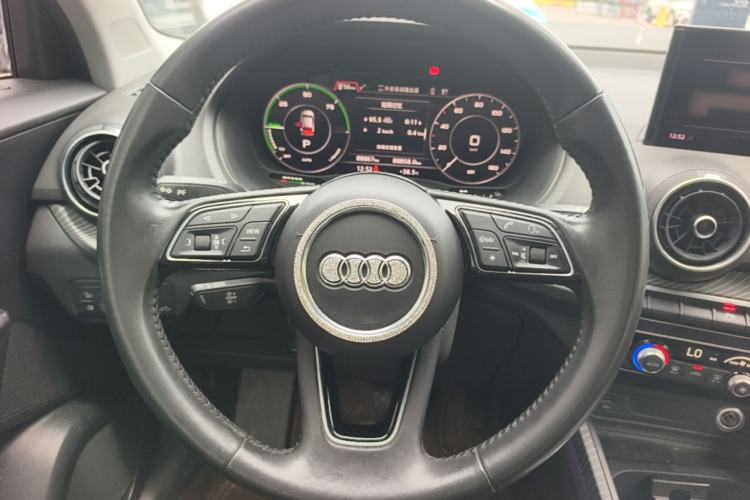 Used Audi Q2L e-tron 2019 Q2L e-tron Pure Electric Smart Enjoyment Model Steering Wheel