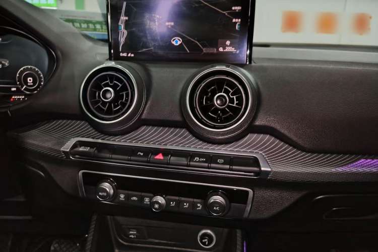 Used Audi Q2L e-tron 2019 Q2L e-tron Pure Electric Smart Enjoyment Model Audio And AC Panel