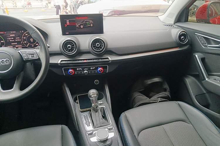 Used Audi Q2L e-tron 2019 Q2L e-tron Pure Electric Smart Enjoyment Model Audio And AC Panel