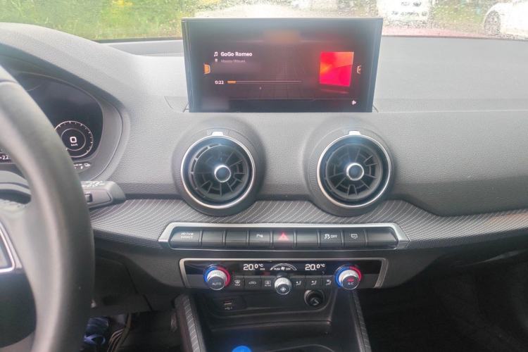 Used Audi Q2L e-tron 2019 Q2L e-tron Pure Electric Smart Enjoyment Model Audio And AC Panel