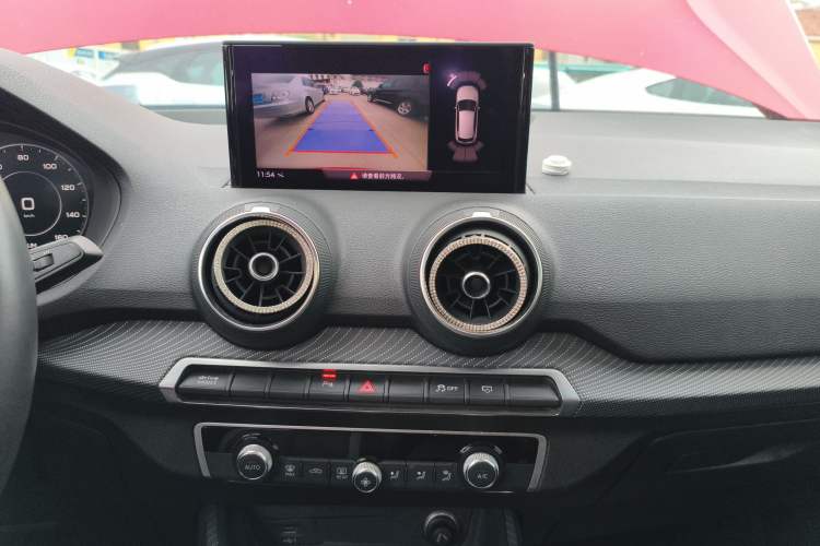 Used Audi Q2L e-tron 2019 Q2L e-tron Pure Electric Smart Enjoyment Model Audio And AC Panel