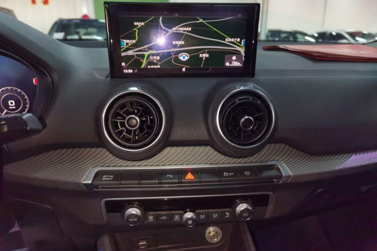 Used Audi Q2L e-tron 2019 Q2L e-tron Pure Electric Smart Enjoyment Model Audio And AC Panel