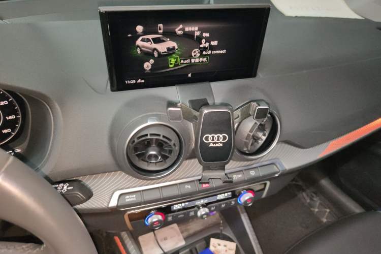 Used Audi Q2L e-tron 2019 Q2L e-tron Pure Electric Smart Style Audio And AC Panel