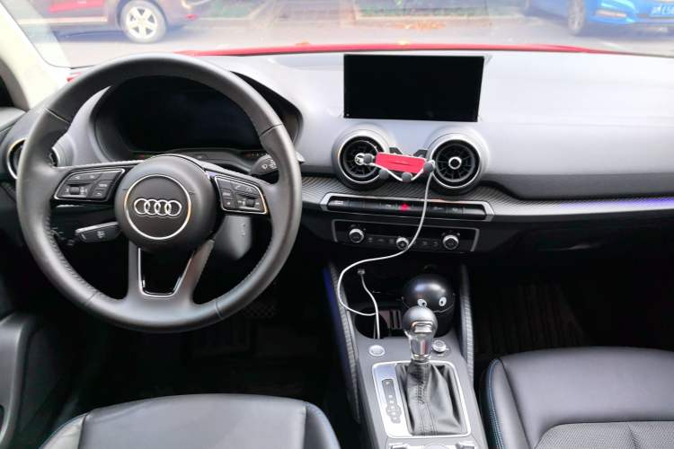Used Audi Q2L e-tron 2019 Q2L e-tron Pure Electric Smart Enjoyment Model Center Console