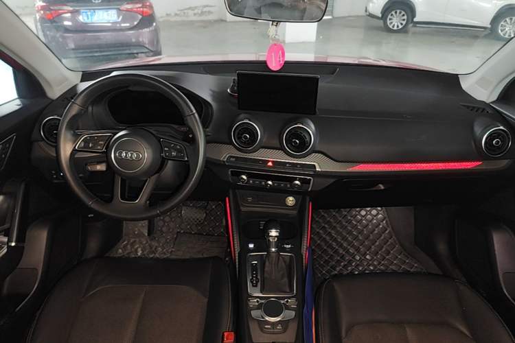 Used Audi Q2L e-tron 2019 Q2L e-tron Pure Electric Smart Enjoyment Model Center Console
