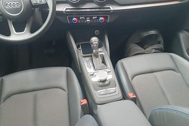 Used Audi Q2L e-tron 2019 Q2L e-tron Pure Electric Smart Enjoyment Model Gear Lever