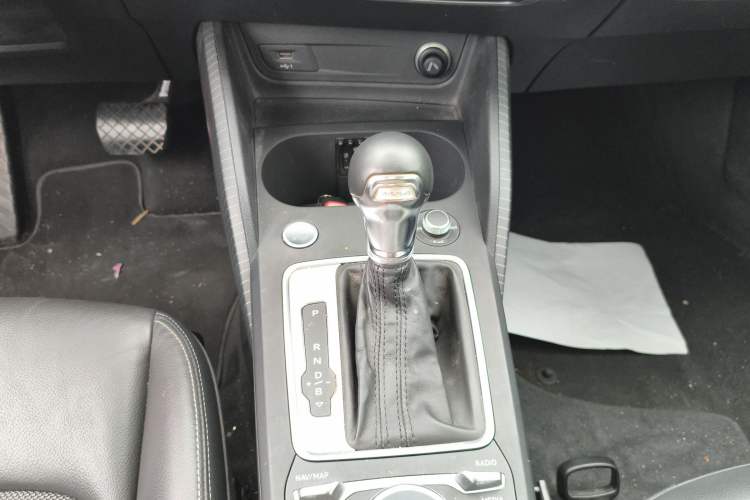 Used Audi Q2L e-tron 2019 Q2L e-tron Pure Electric Smart Enjoyment Model Gear Lever