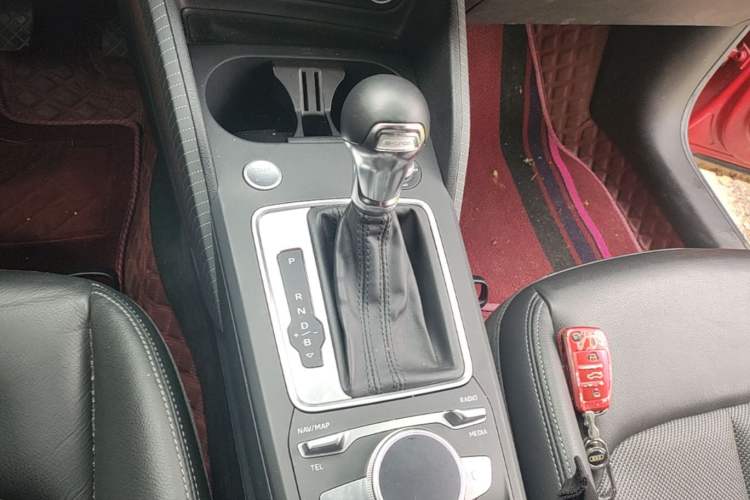 Used Audi Q2L e-tron 2019 Q2L e-tron Pure Electric Smart Enjoyment Model Gear Lever