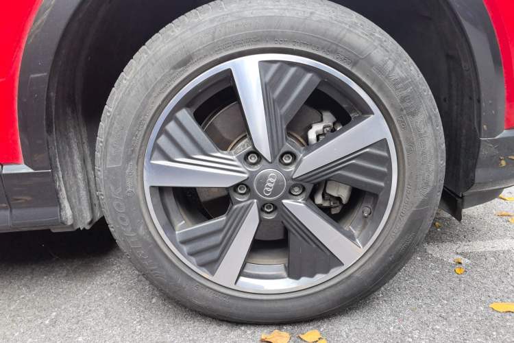 Used Audi Q2L e-tron 2019 Q2L e-tron Pure Electric Smart Enjoyment Model Right Front Wheel Hub