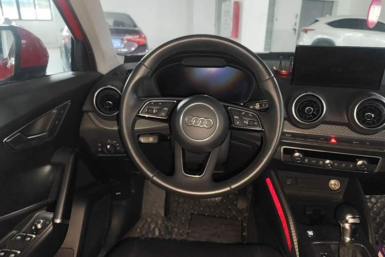 Used Audi Q2L e-tron 2019 Q2L e-tron Pure Electric Smart Enjoyment Model Steering Wheel