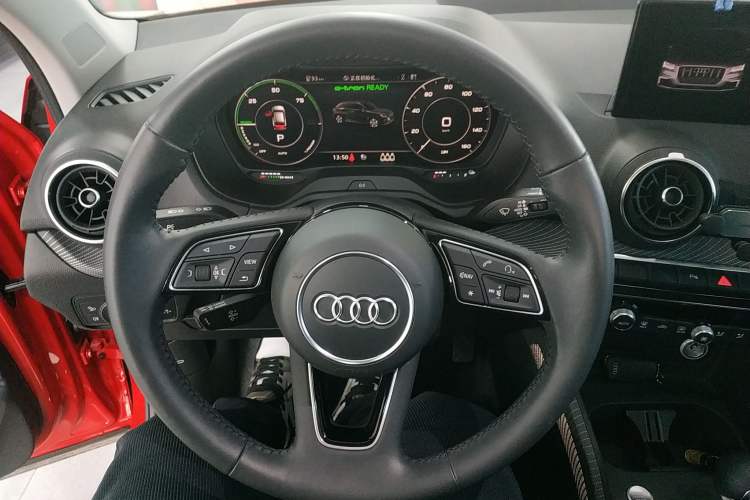 Used Audi Q2L e-tron 2019 Q2L e-tron Pure Electric Smart Enjoyment Model Steering Wheel