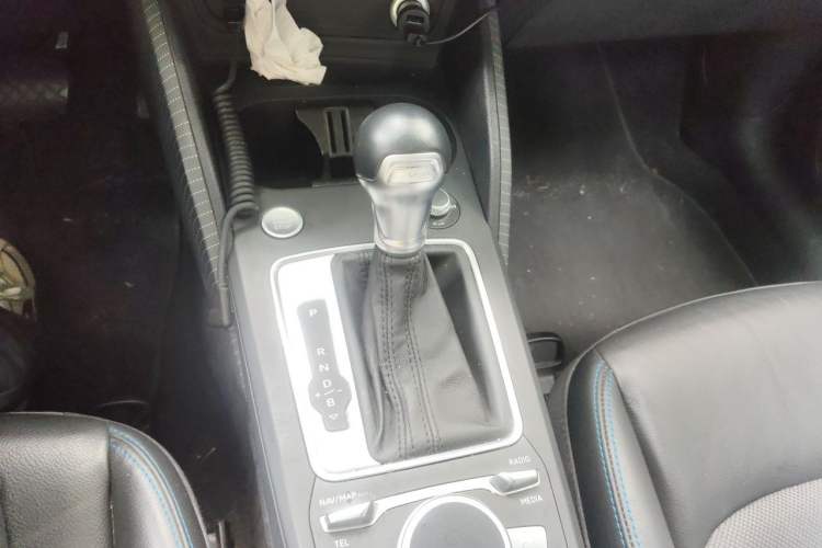 Used Audi Q2L e-tron 2019 Q2L e-tron Pure Electric Smart Enjoyment Model Gear Lever