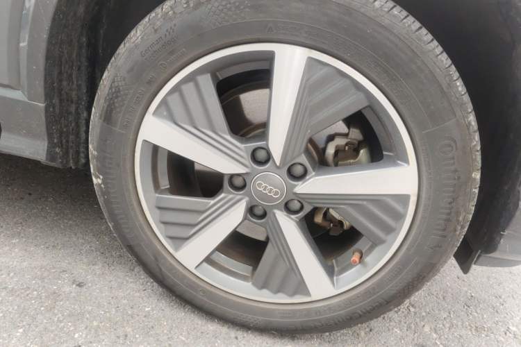Used Audi Q2L e-tron 2019 Q2L e-tron Pure Electric Smart Enjoyment Model Right Front Wheel Hub