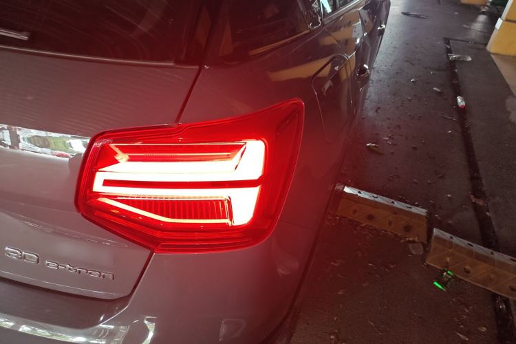 Used Audi Q2L e-tron 2019 Q2L e-tron Pure Electric Smart Enjoyment Model Right Rear Taillight