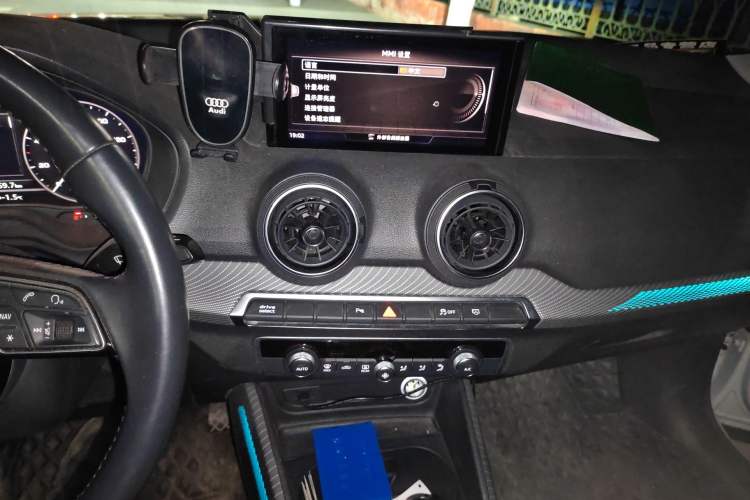 Used Audi Q2L e-tron 2019 Q2L e-tron Pure Electric Smart Enjoyment Model Audio And AC Panel